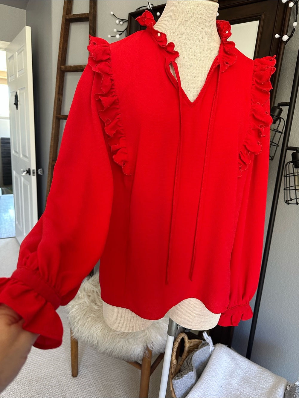 CeCe Red Ruffle Tie-Neck Blouse, size large